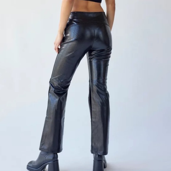 UO alexa faux leather moto pant - Picture 4 of 4